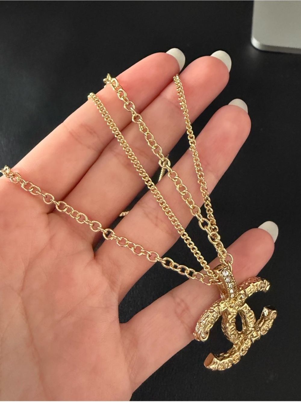 Chanel Gold Interlocking CC - Picture 7 of 9